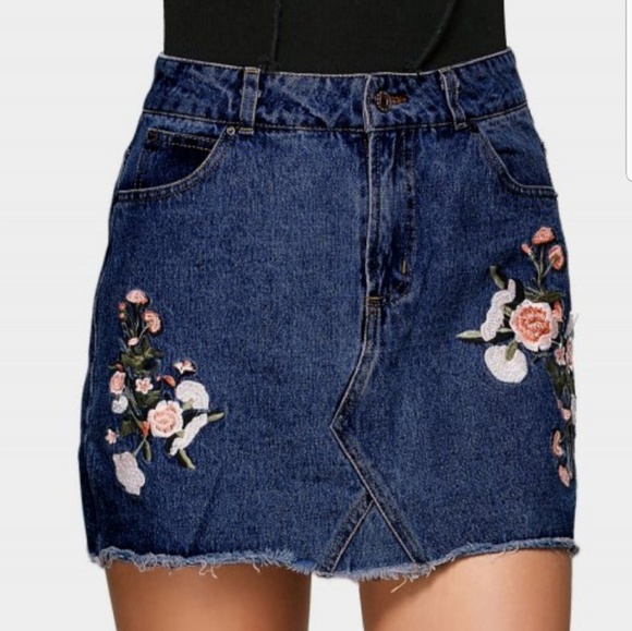 Floral Skirt- Zaful (NWT) (BRAND NEW) 🌹 - Picture 1 of 3